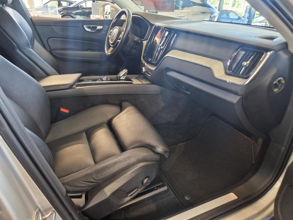 VOLVO XC60 2021
