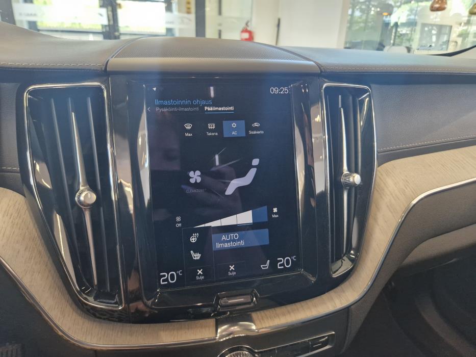 VOLVO XC60 2021