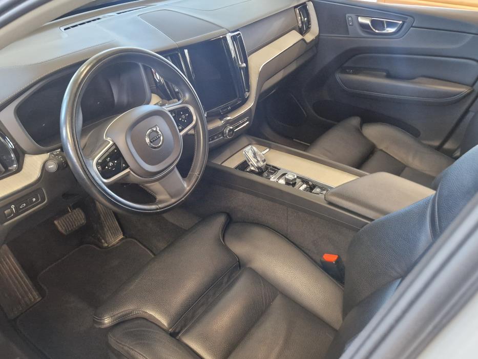 VOLVO XC60 2021