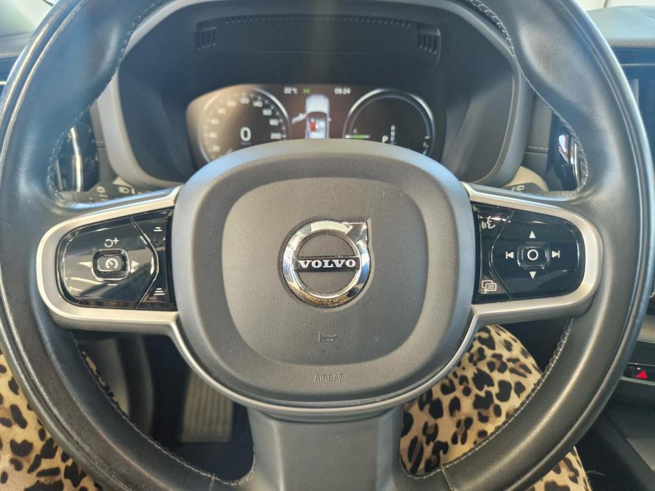VOLVO XC60 2021
