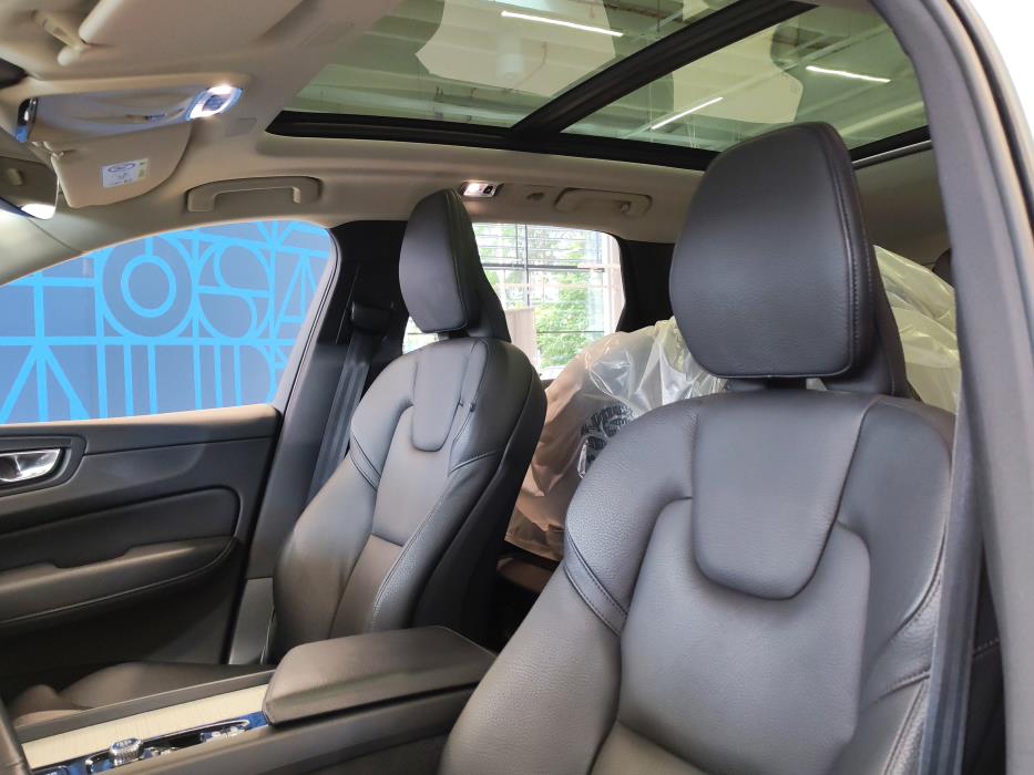 VOLVO XC60 2021