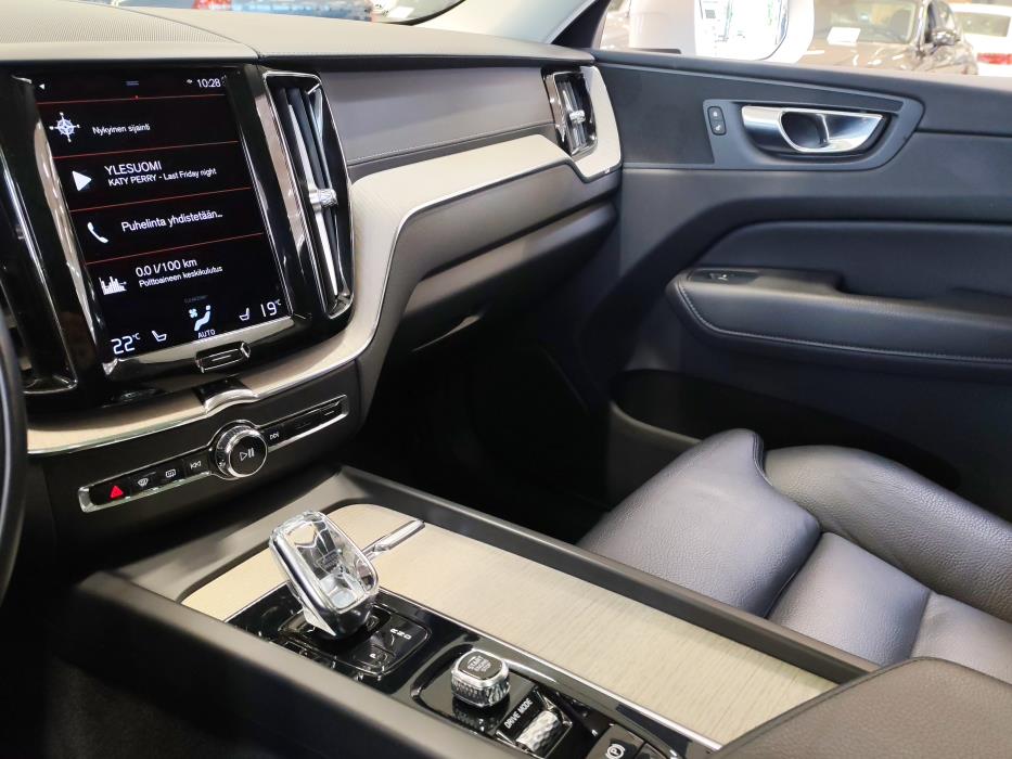 VOLVO XC60 2021