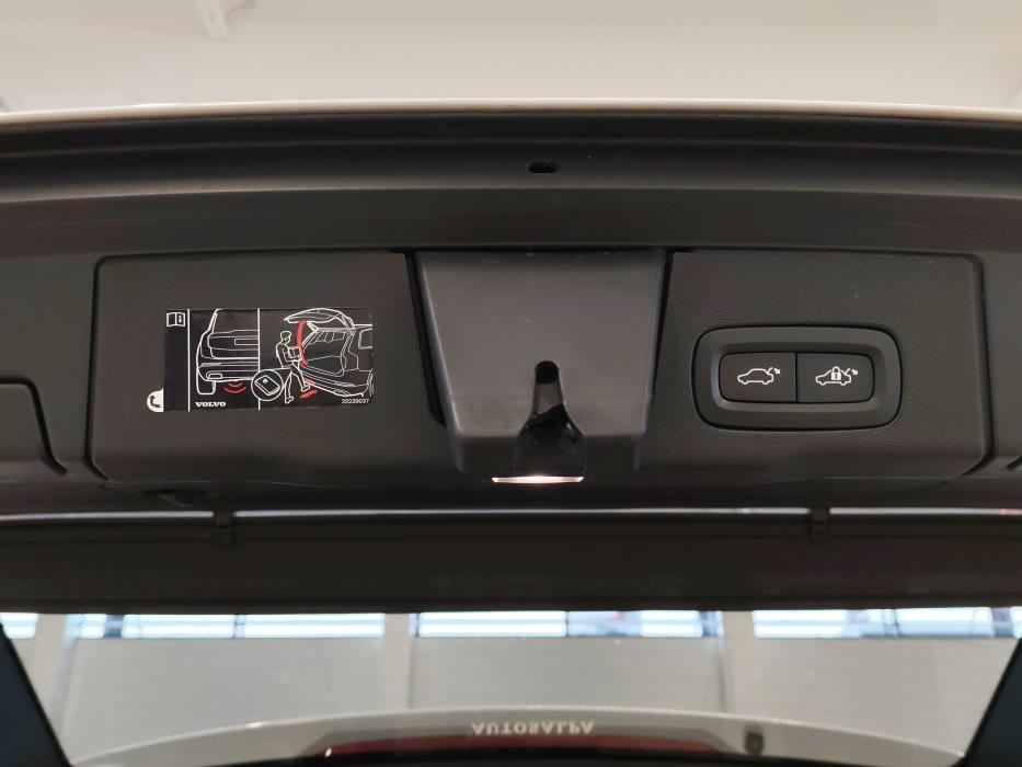 VOLVO XC60 2021