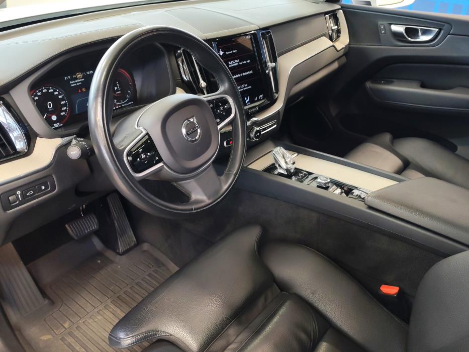 VOLVO XC60 2021
