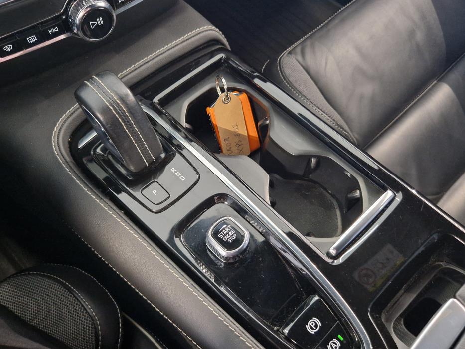 VOLVO V60 2022