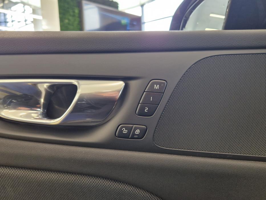 VOLVO V60 2022