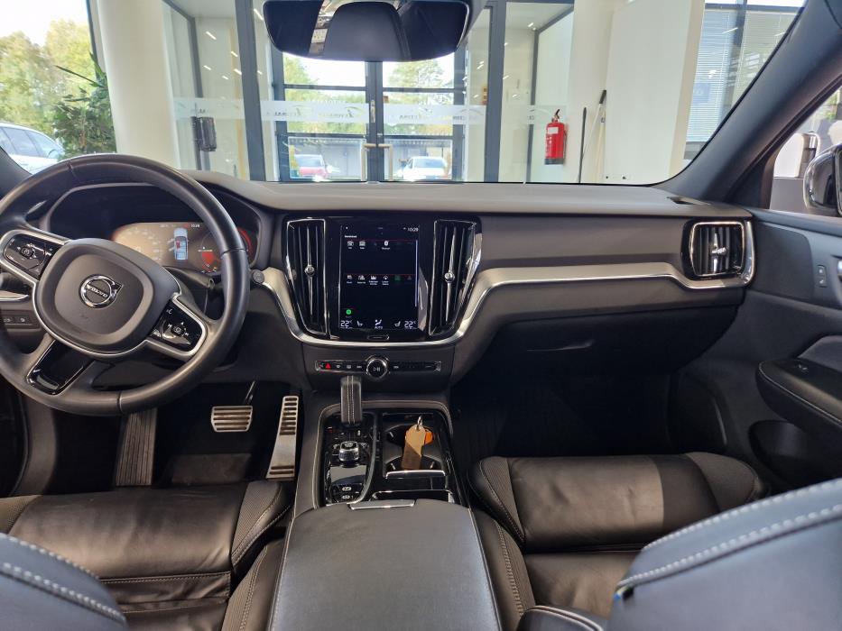 VOLVO V60 2022