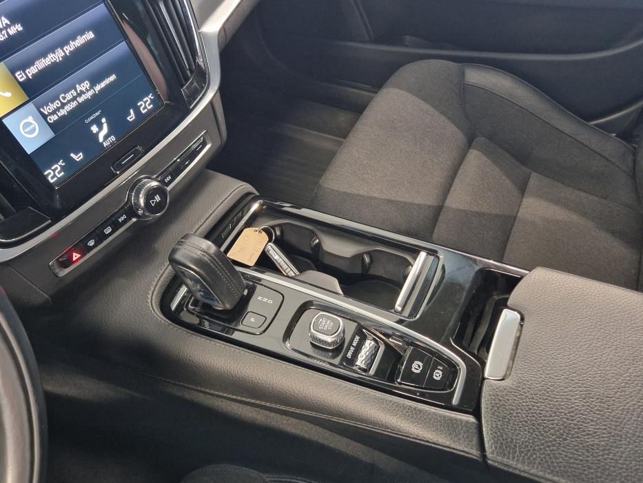 VOLVO V90 2020