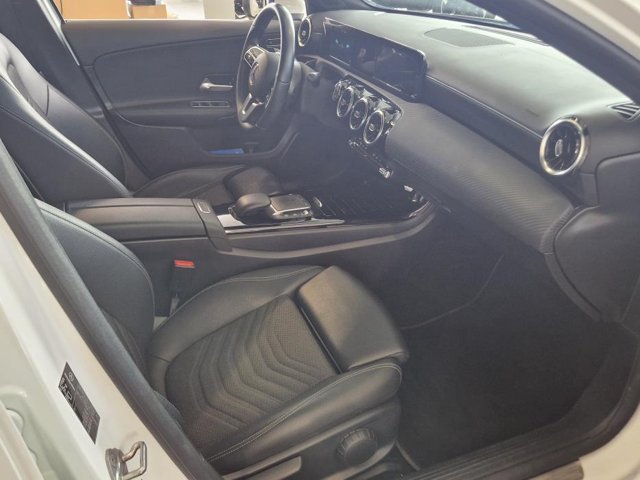 MERCEDES-BENZ A 2021