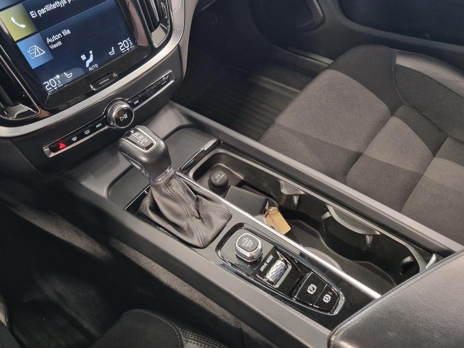 VOLVO V60 2020
