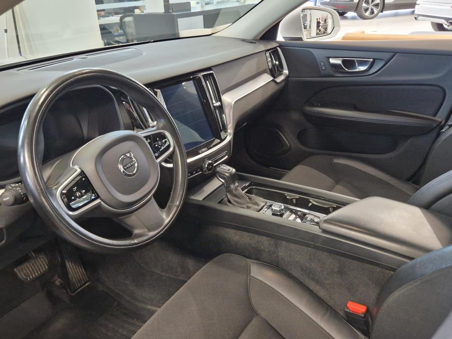 VOLVO V60 2020