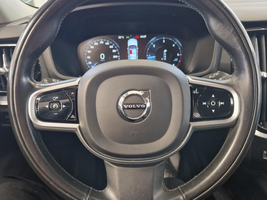 VOLVO V60 2020