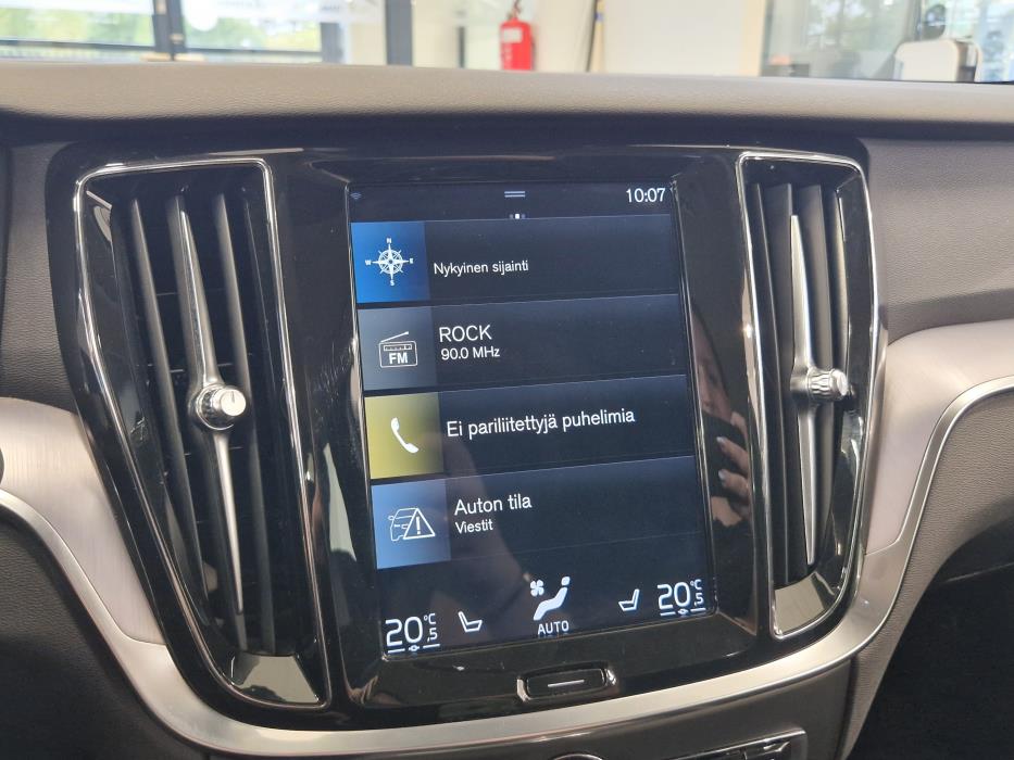 VOLVO V60 2020
