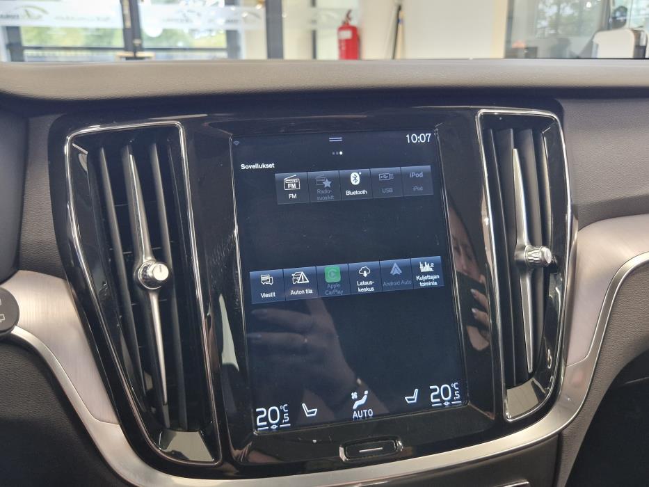 VOLVO V60 2020