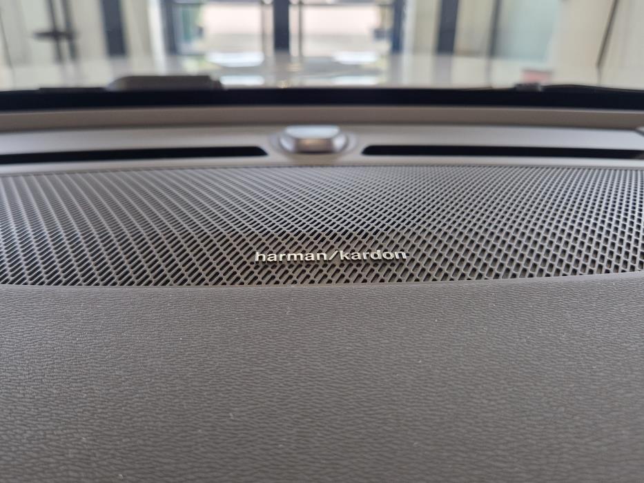 VOLVO C40 2024