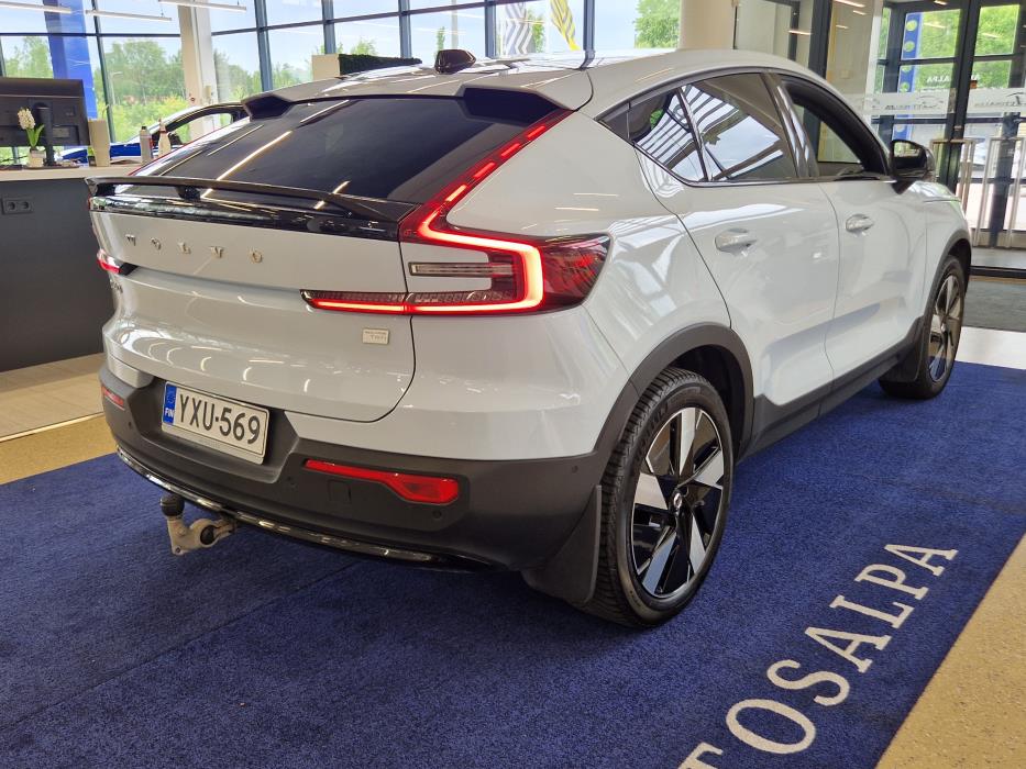VOLVO C40 2024