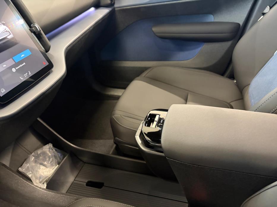 VOLVO EX30 2024
