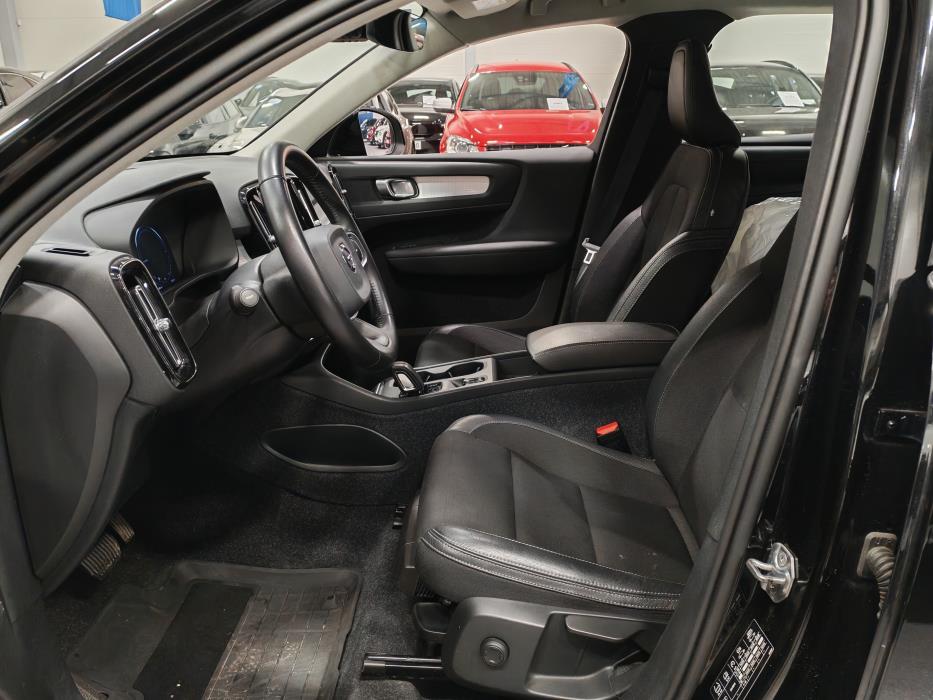 VOLVO XC40 2020