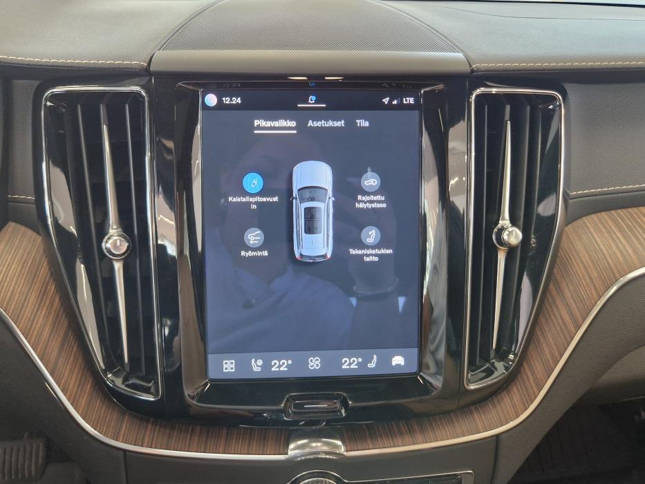 VOLVO XC60 2022
