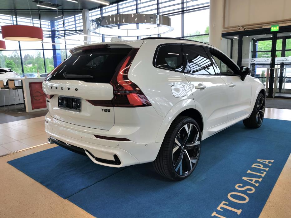 VOLVO XC60 2026