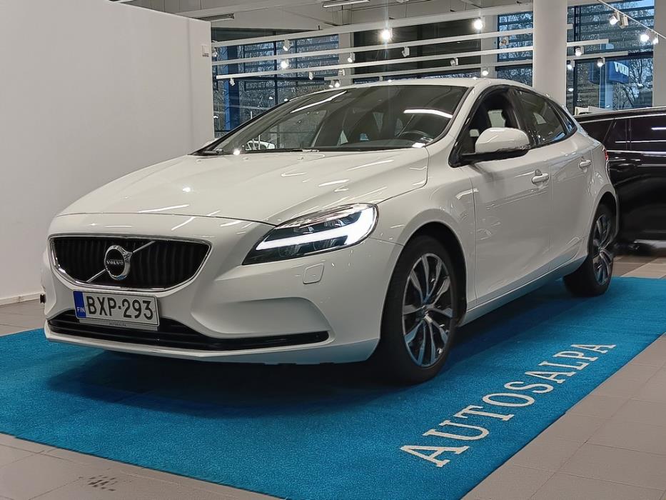 VOLVO V40 2019
