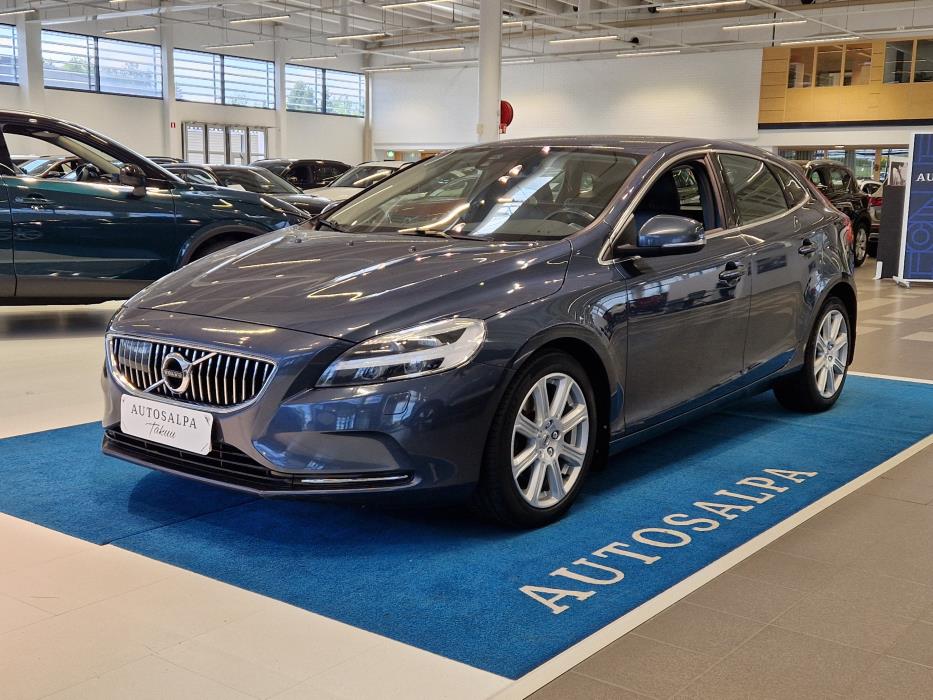 VOLVO V40 2018