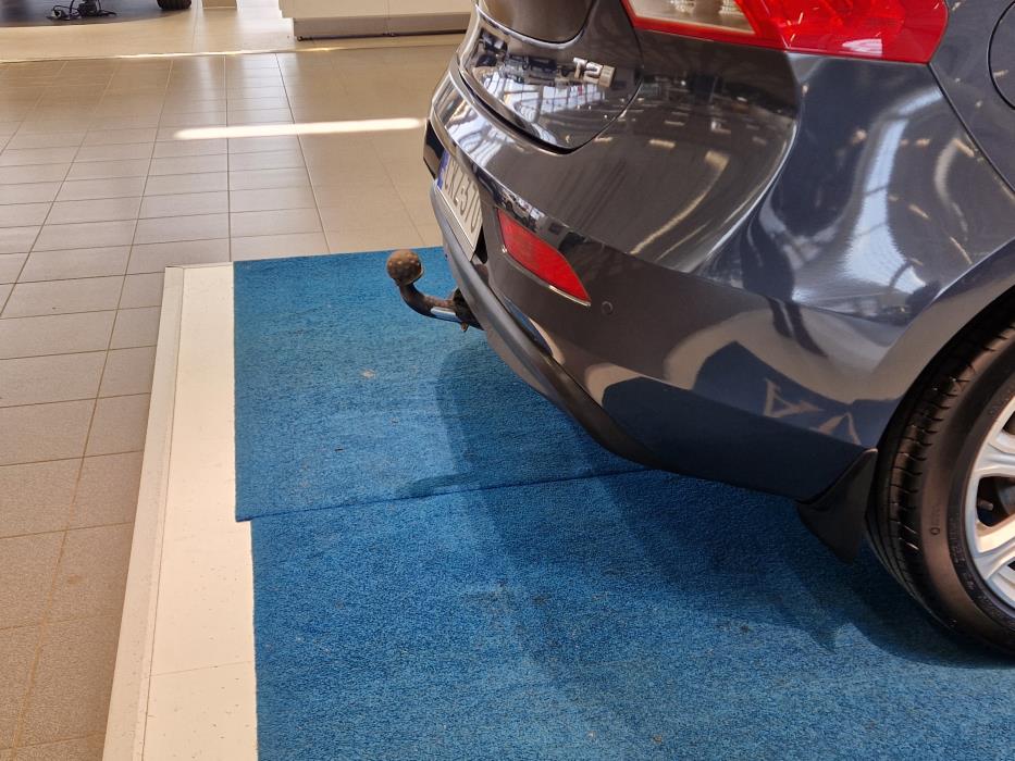 VOLVO V40 2018