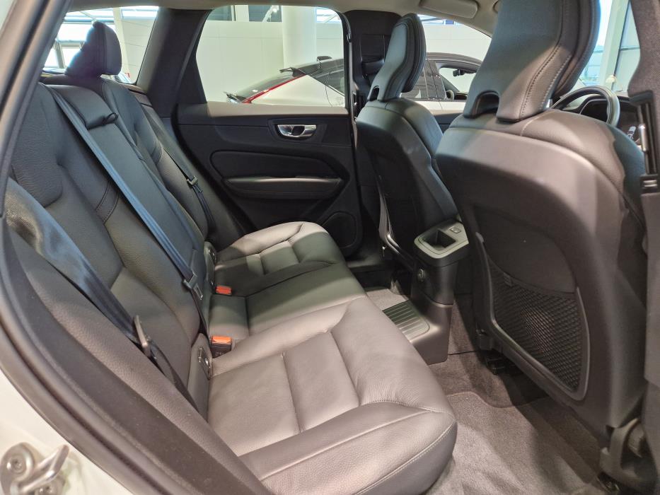 VOLVO XC60 2022