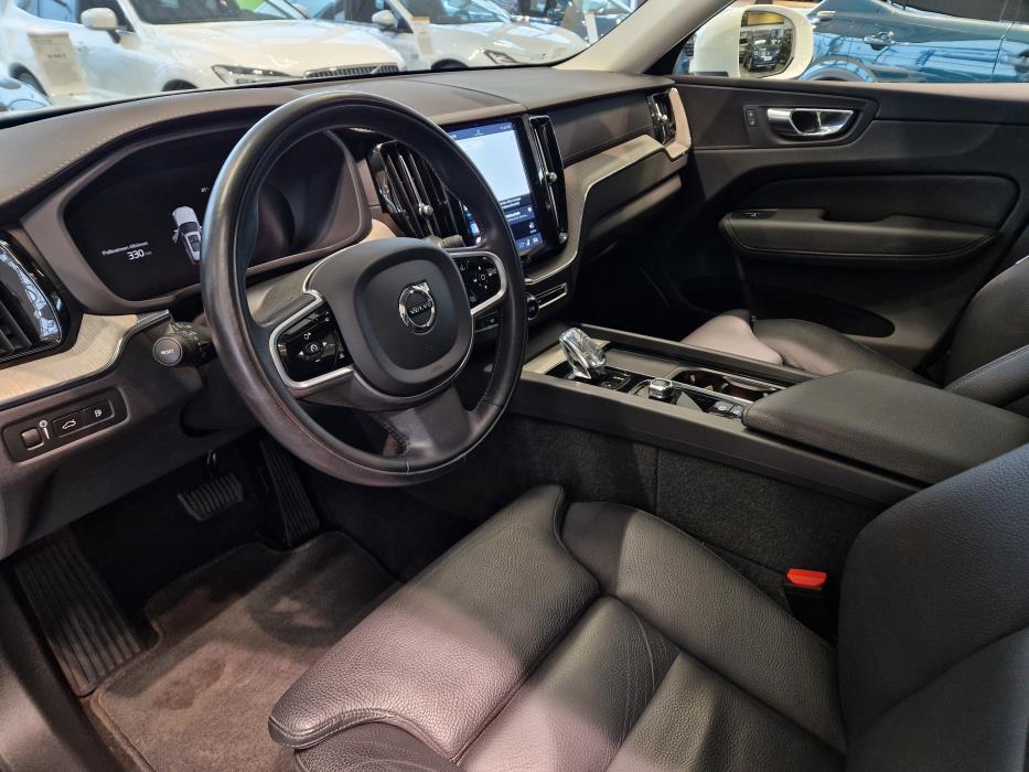 VOLVO XC60 2022