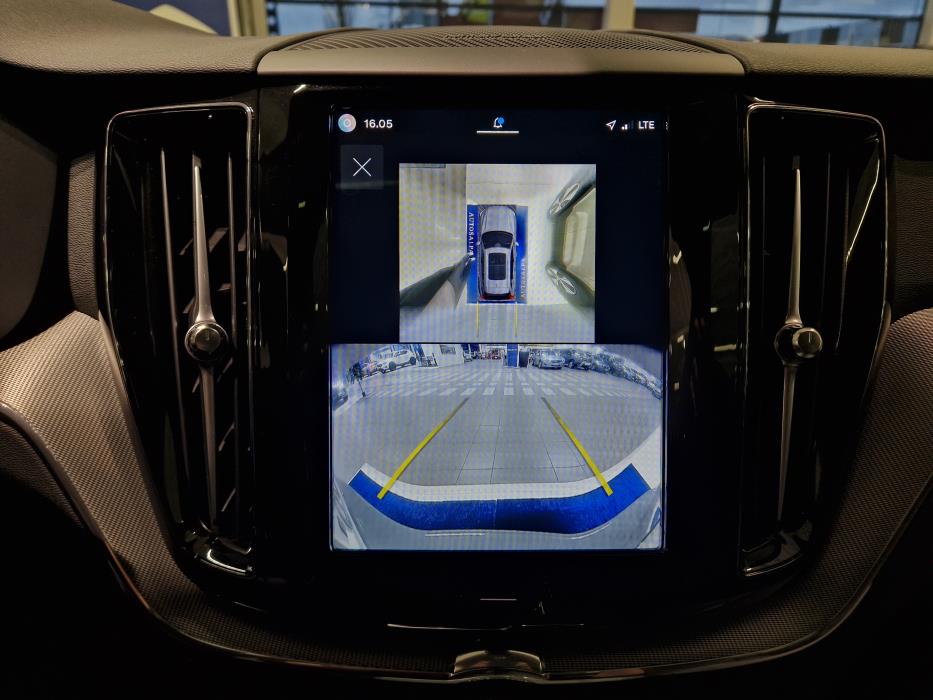 VOLVO XC60 2025