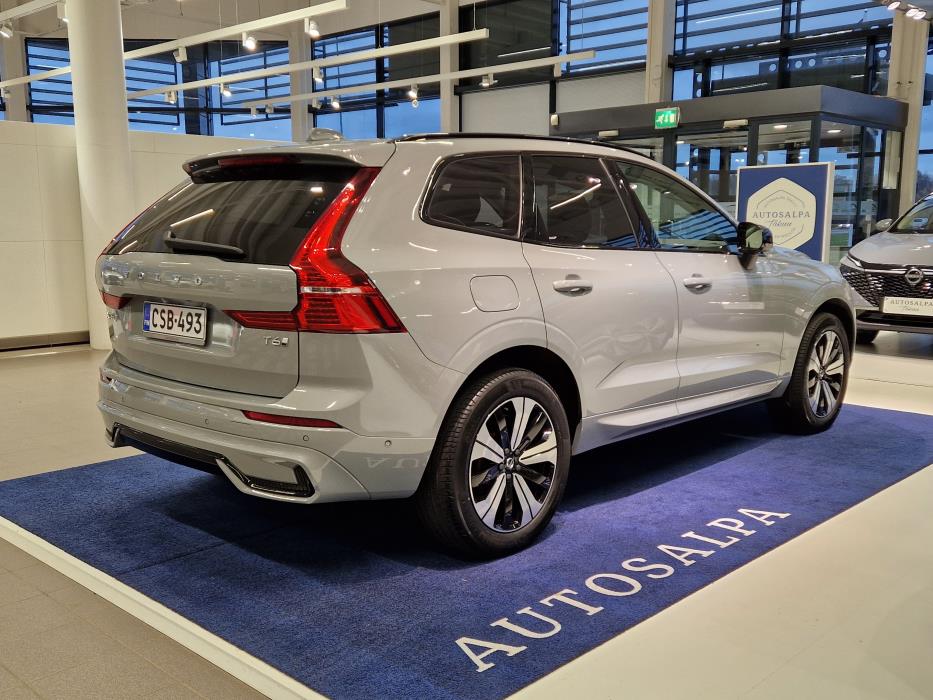 VOLVO XC60 2025