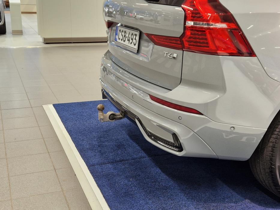VOLVO XC60 2025