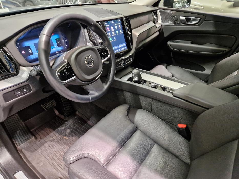 VOLVO XC60 2025