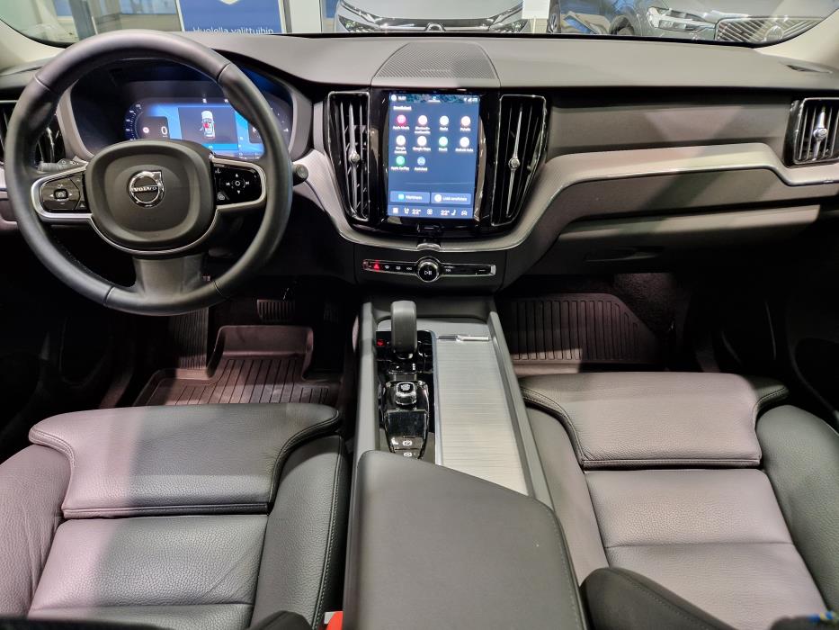 VOLVO XC60 2025