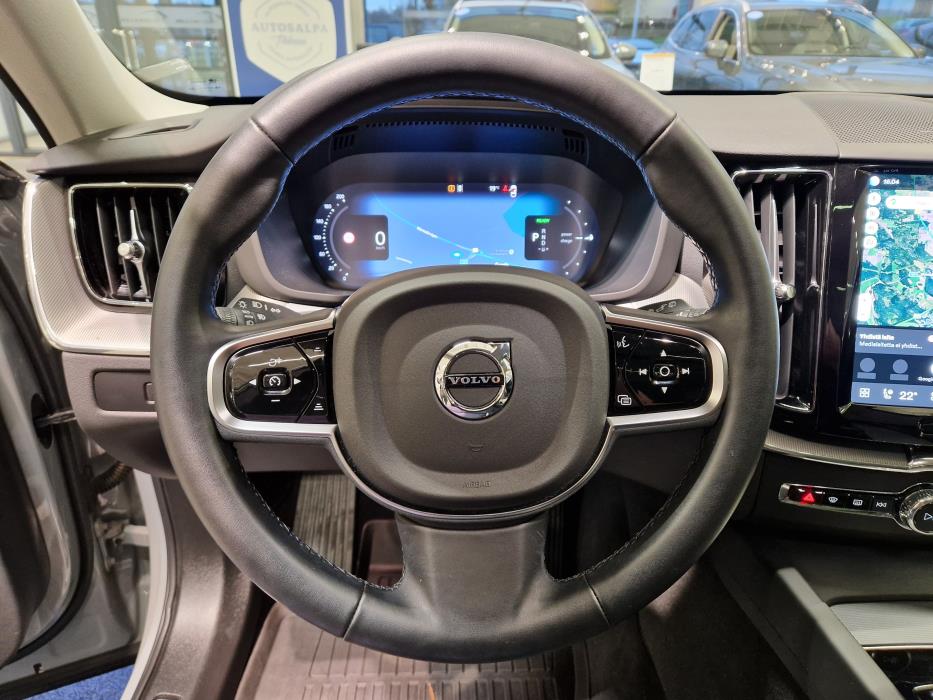 VOLVO XC60 2025