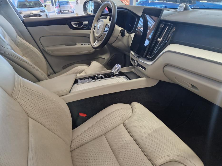 VOLVO XC60 2026