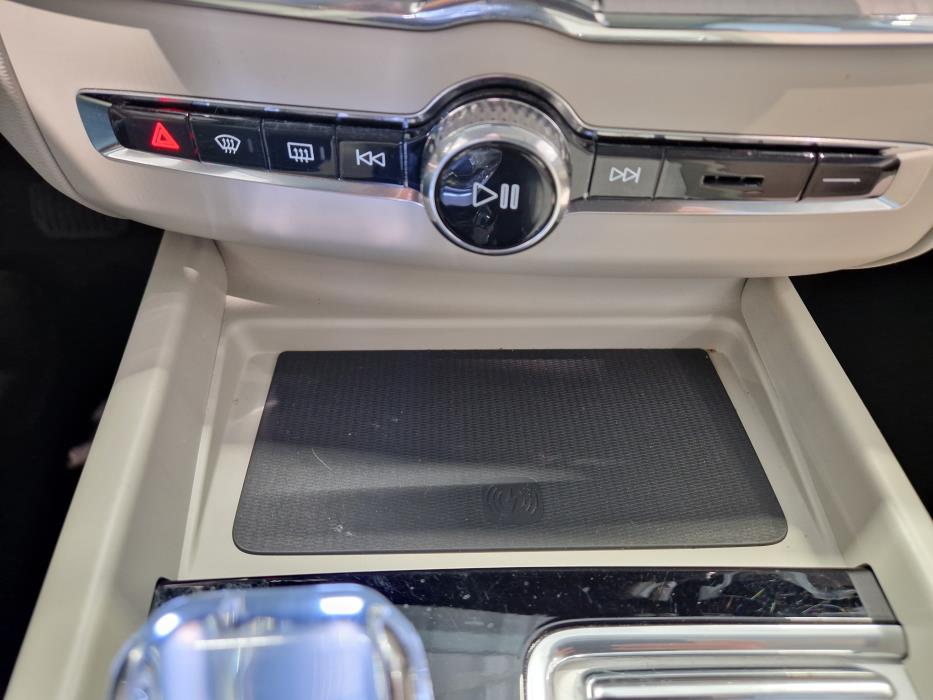 VOLVO XC60 2026