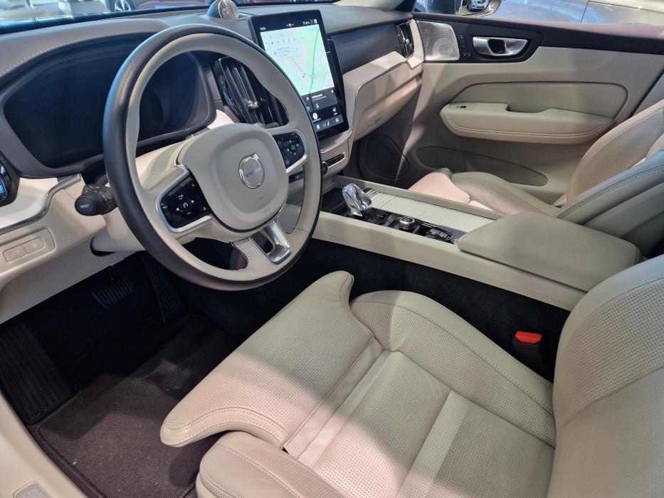 VOLVO XC60 2026