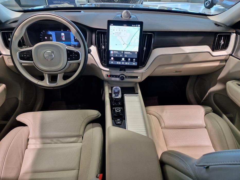 VOLVO XC60 2026