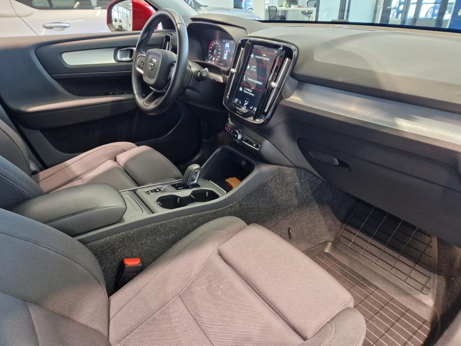 VOLVO XC40 2021