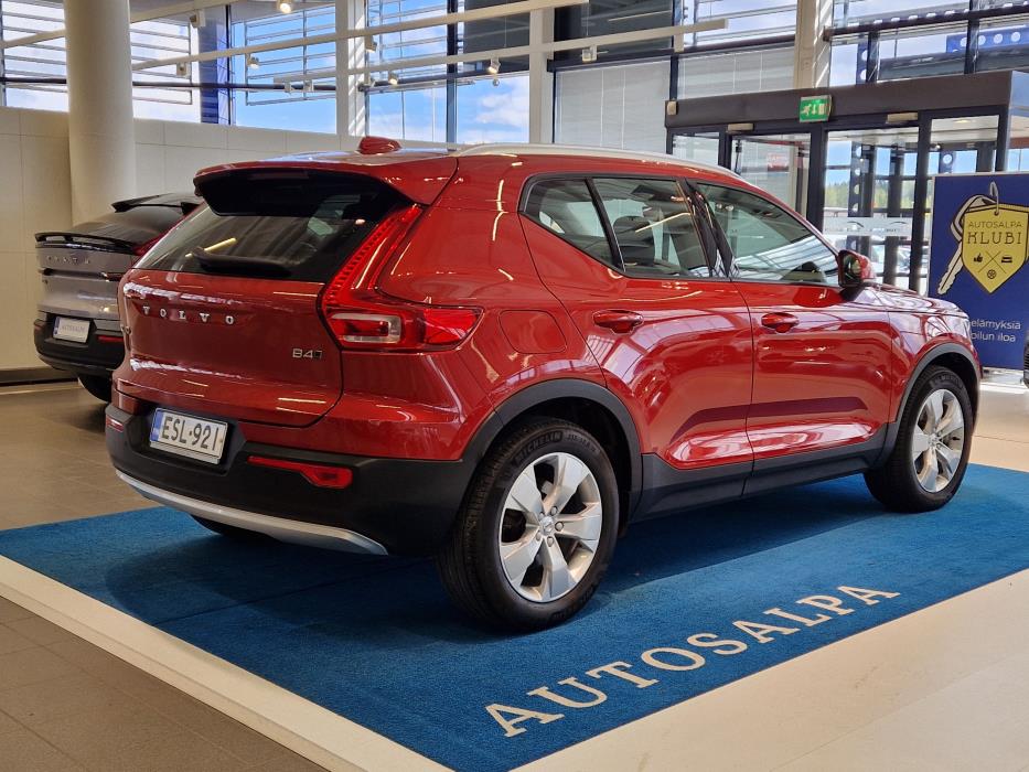 VOLVO XC40 2021