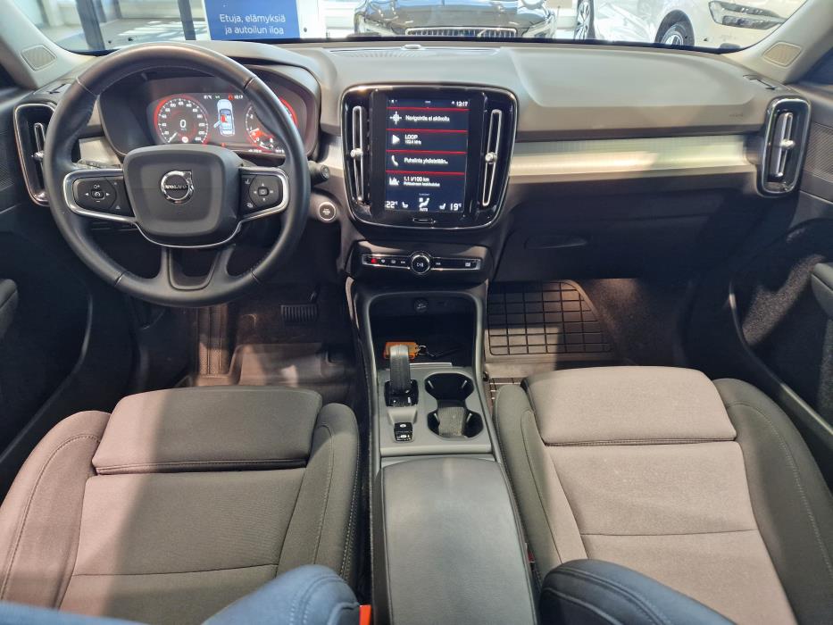 VOLVO XC40 2021