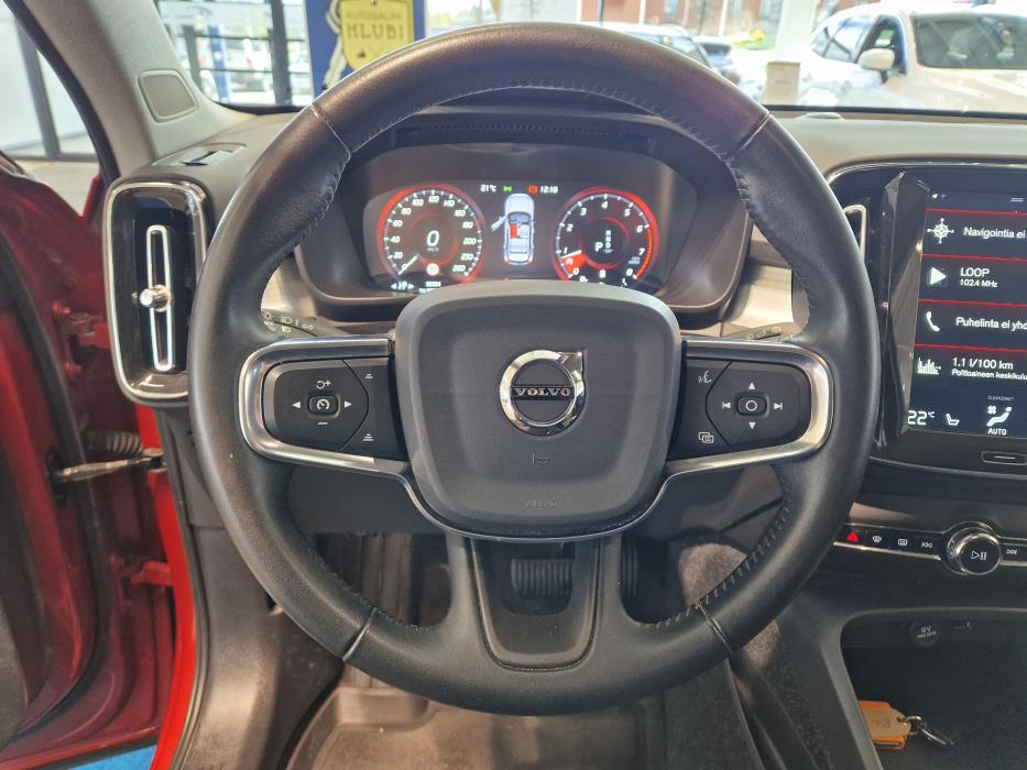 VOLVO XC40 2021