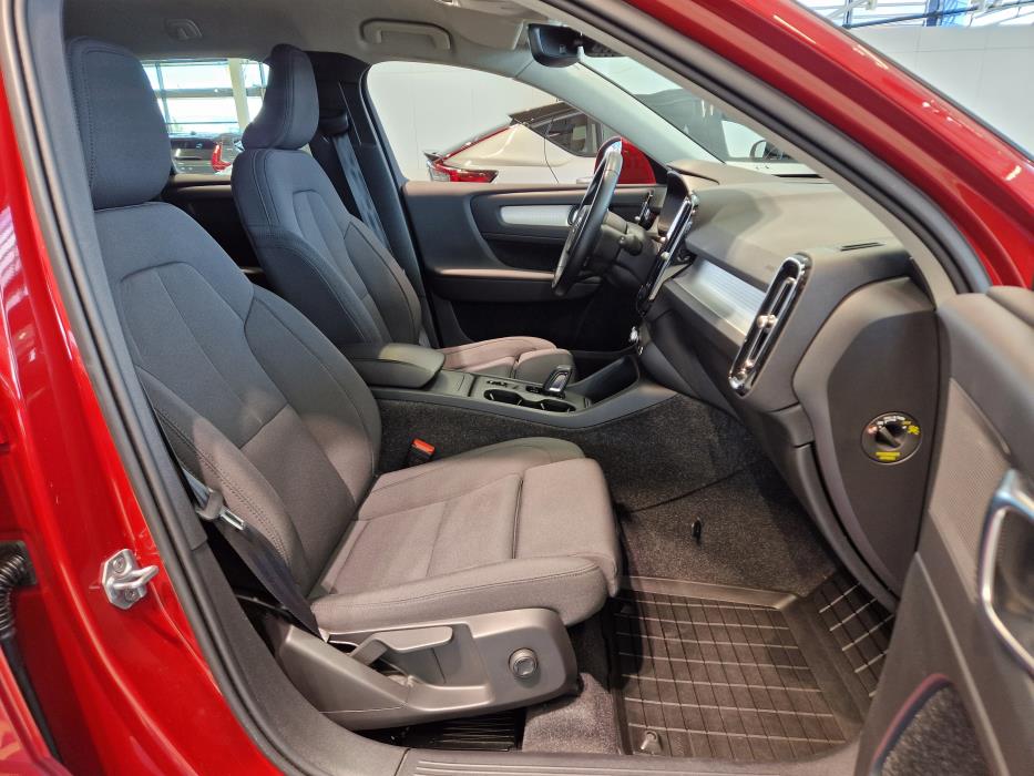 VOLVO XC40 2021
