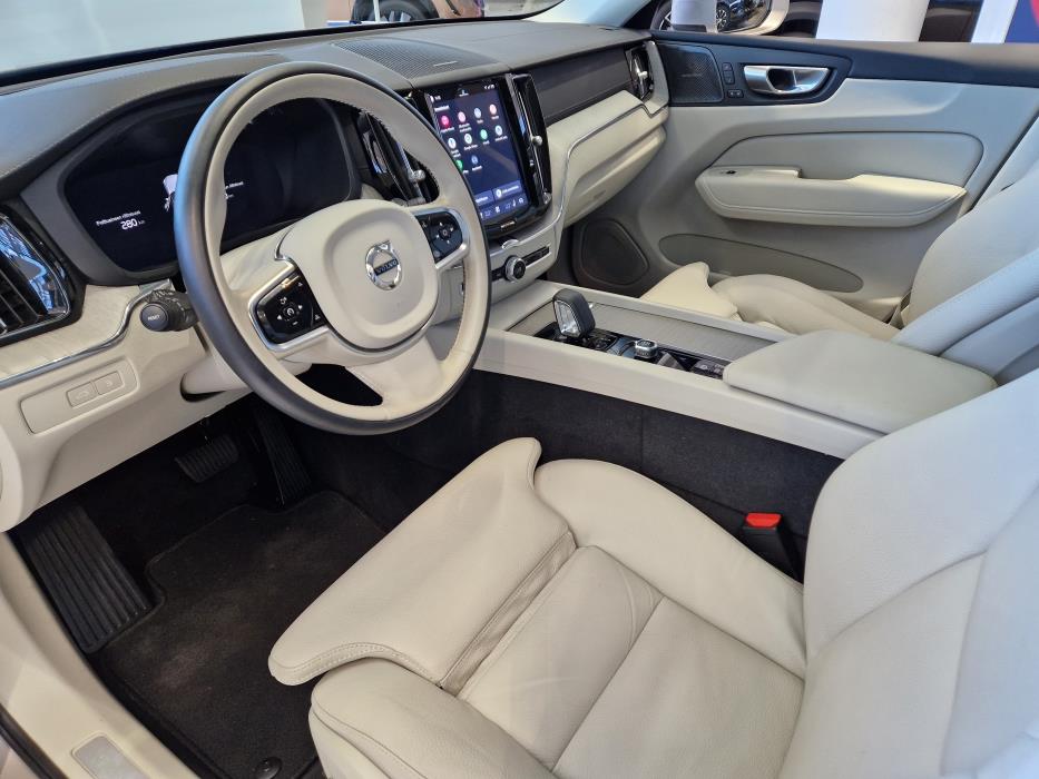 VOLVO XC60 2024
