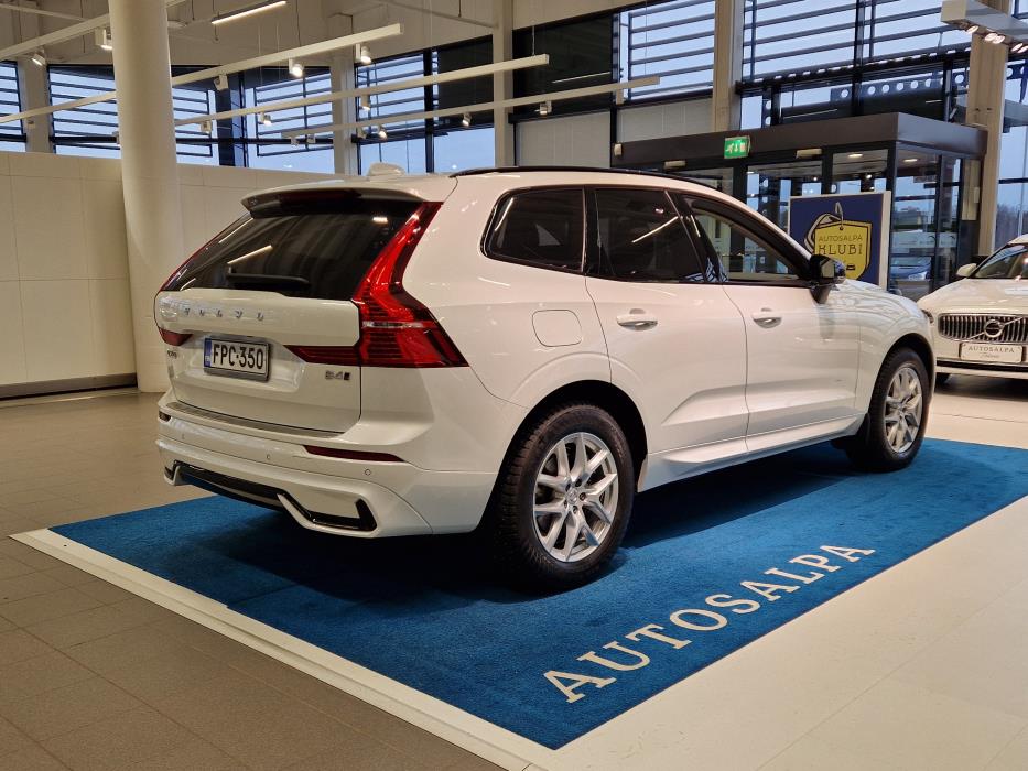 VOLVO XC60 2023