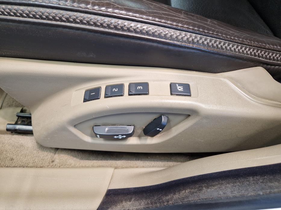 VOLVO XC70 2011