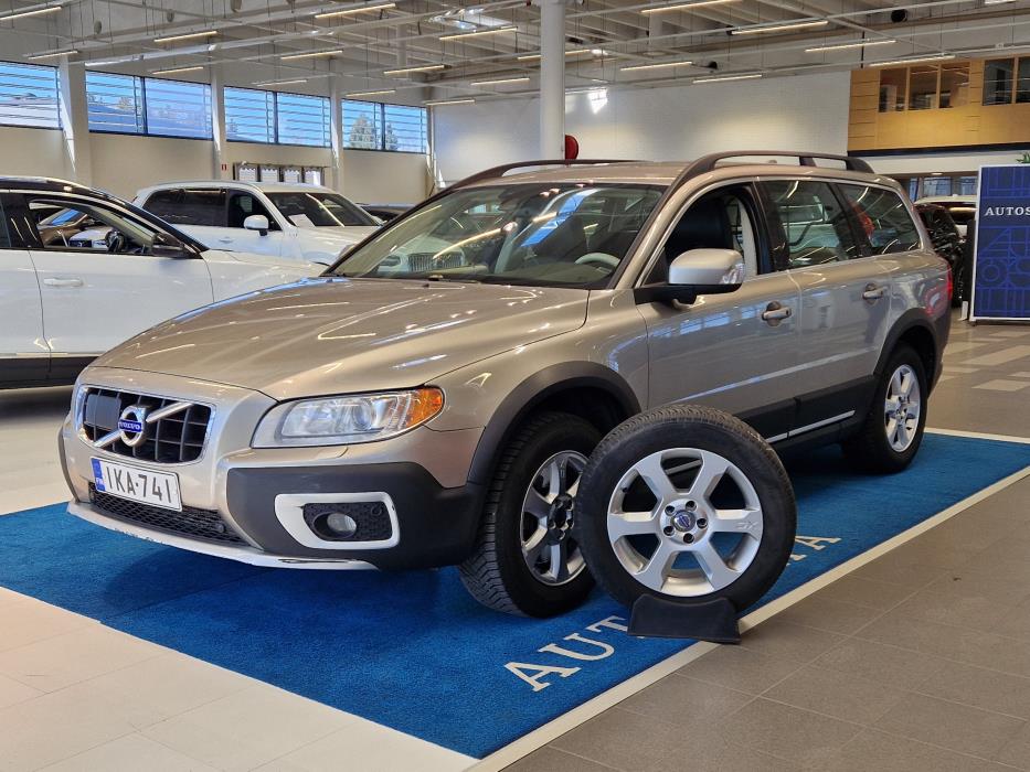VOLVO XC70 2011