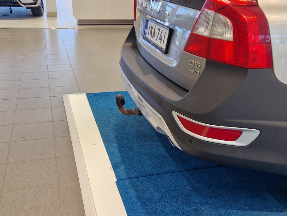VOLVO XC70 2011