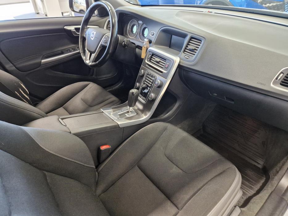 VOLVO V60 2011